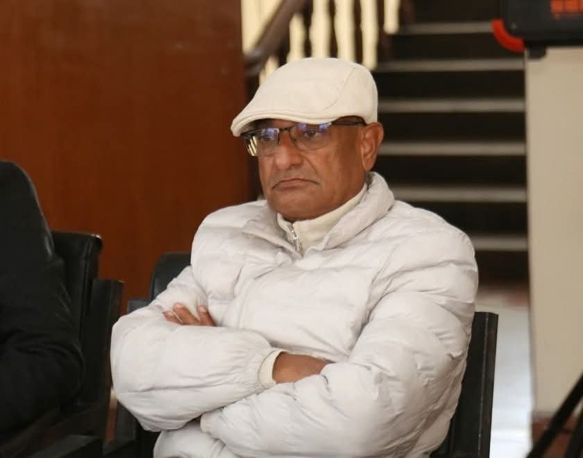 पूर्व गृहमन्त्री  रमेश लेखक निजी निवासबाटै पक्राउ