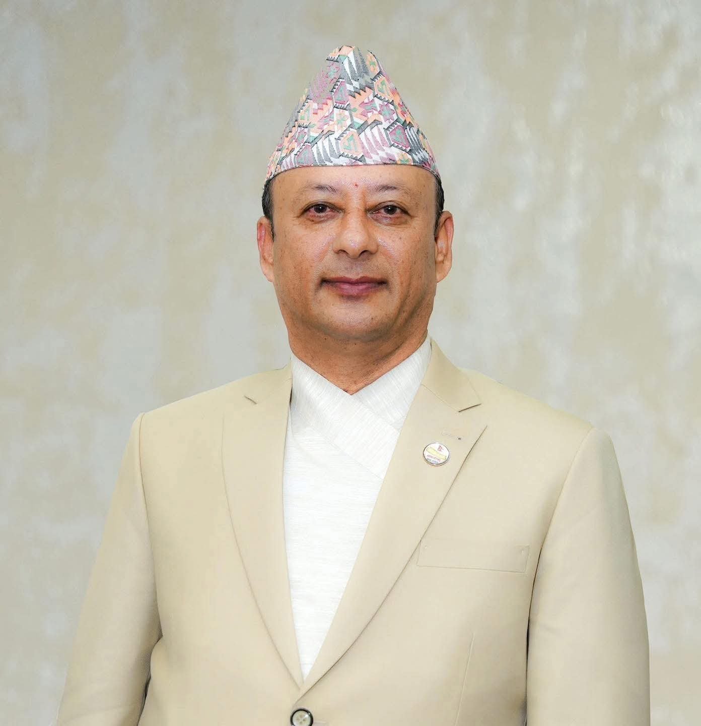 पूर्वमन्त्री दीपक खड्का पक्राउ